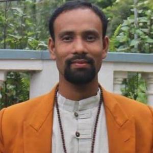 yoga guru- prakash acharya